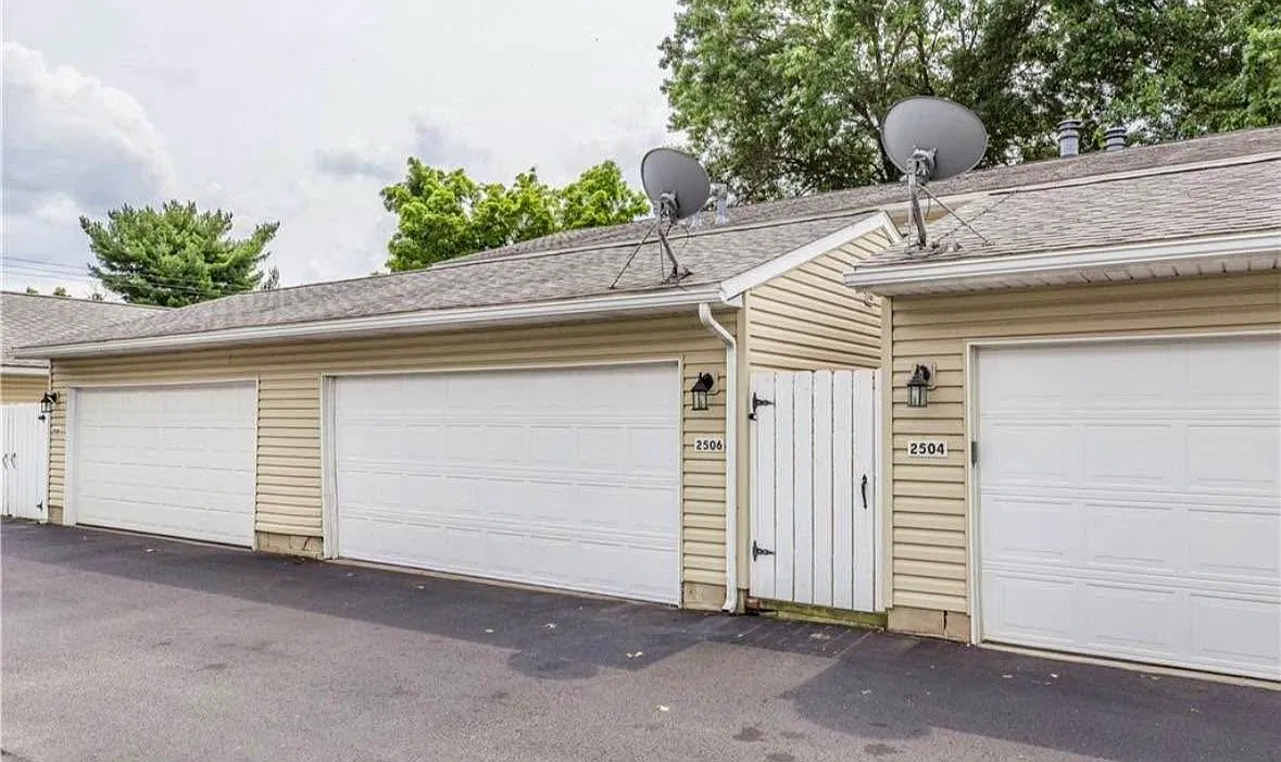 3 bed, 1328 sqft, $1,650 — Photo 4