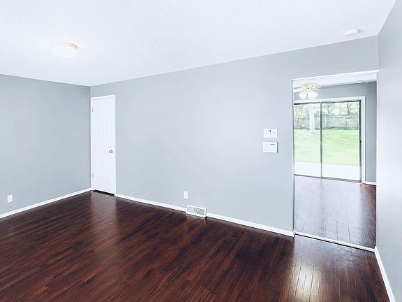 5th image of 10219 Doane Dr