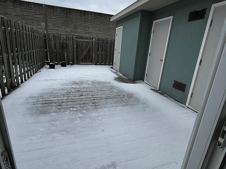 2100 Cottingham Dr — Photo 11