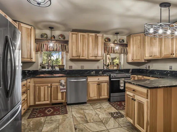 15730 Jackpine Rd, La Pine, OR 97739