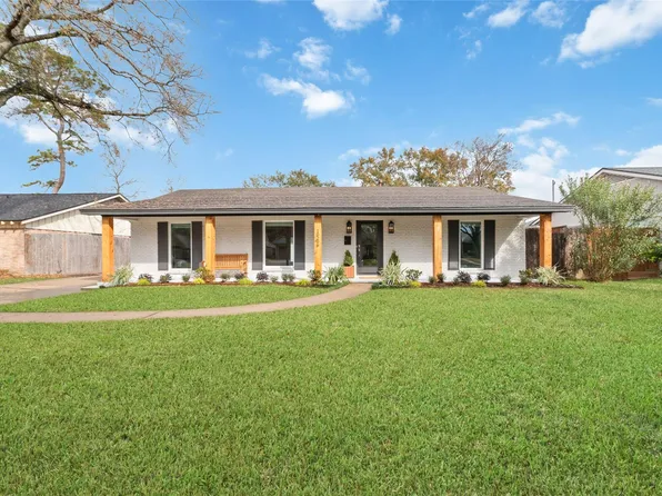 10206 Oakpoint Dr, Houston, TX 77043