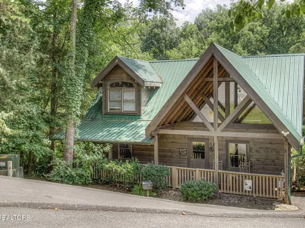 3012 Oak Tree Way, Pigeon Forge, TN 37863