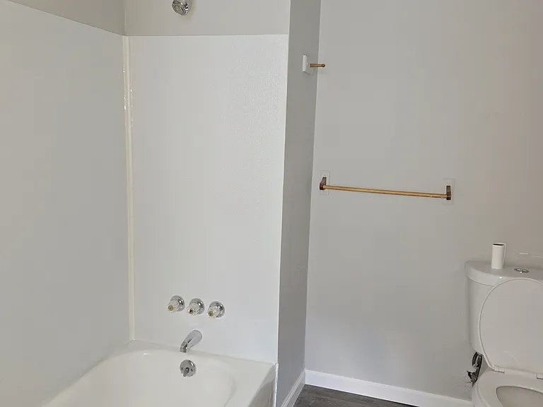 25 Stuyvesant St #2L — Photo 8
