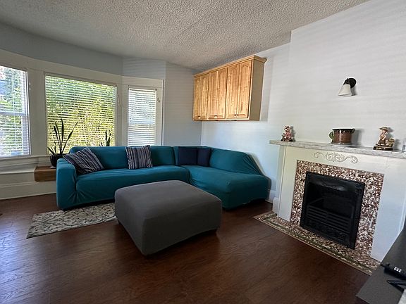 5th image of 541 N Vine Ave #A
