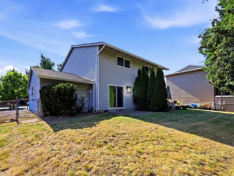 182-184 SW Wallula Ave — Photo 15