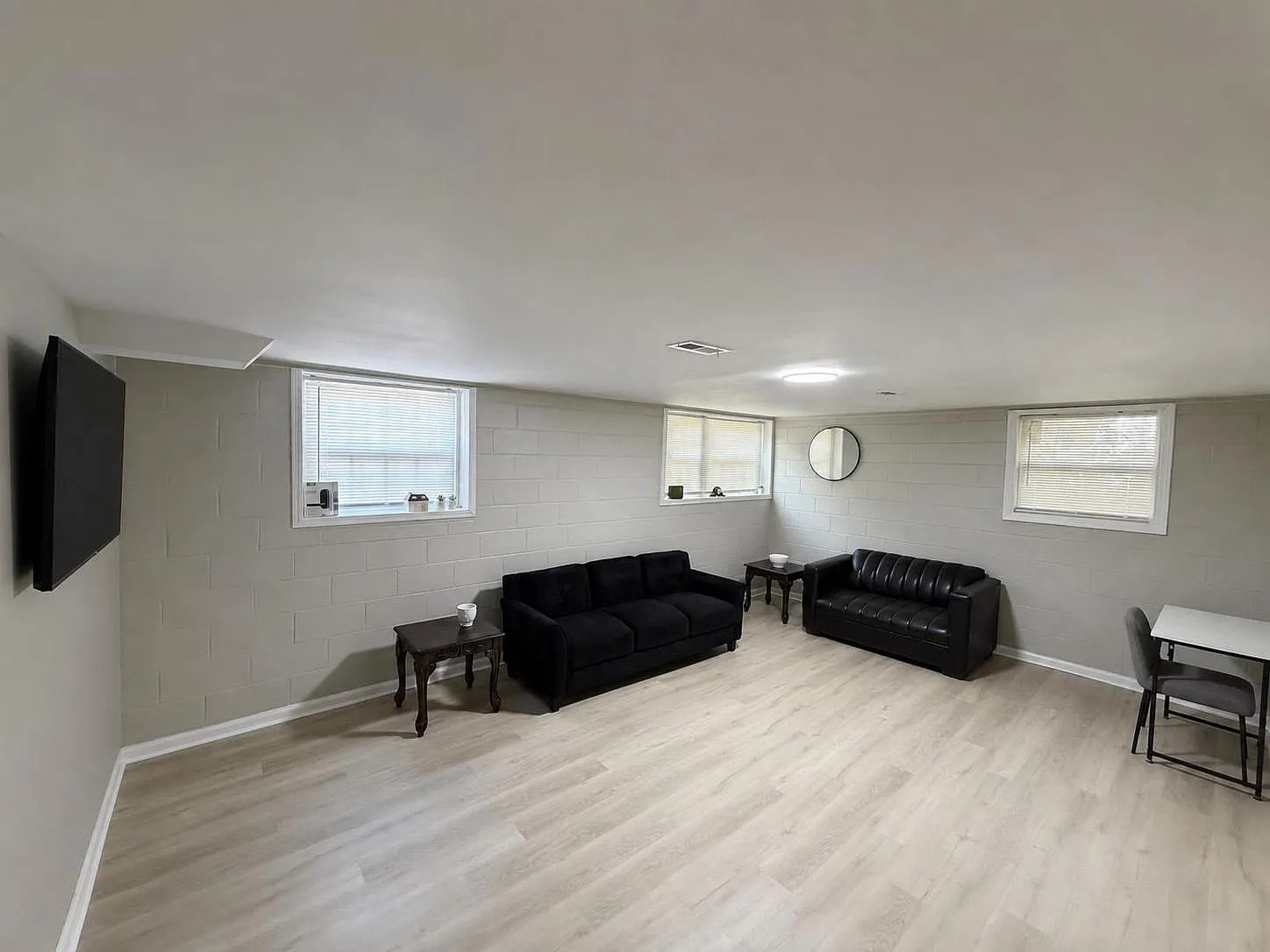 1015 Martha Dr — Photo 3