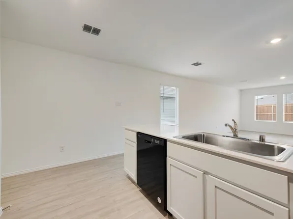 1633 Crested Way, Fort Worth, TX 76140