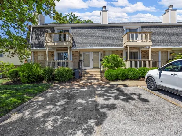 8917 Cardinal Ter, Saint Louis, MO 63144