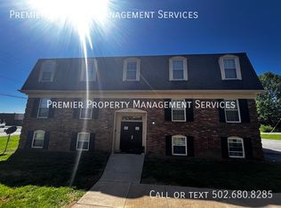 4401 Landside Dr #U, Louisville, KY 40220