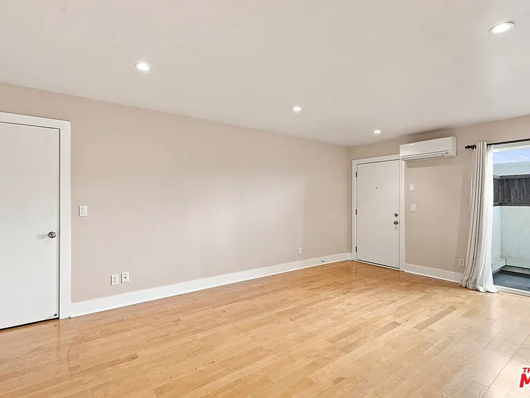 3131 S Canfield Ave #107 — Photo 2