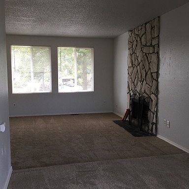 4th image of 6827 88th Pl NE