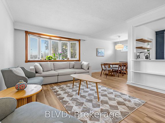 5th image of 457 Paliser Cres N