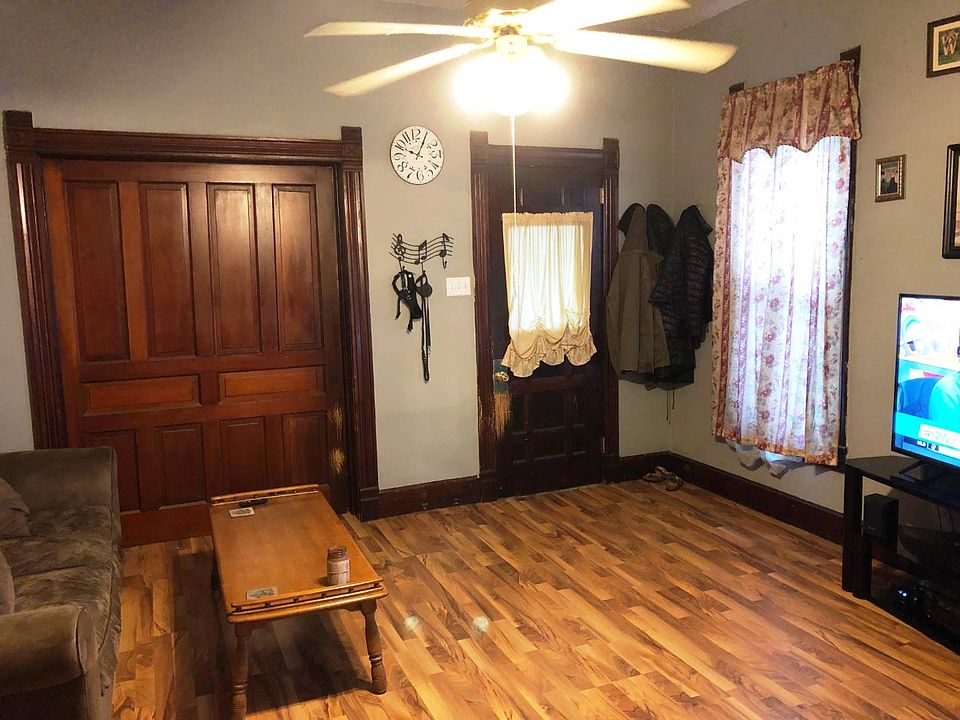 2nd image of 546 S Orange St
