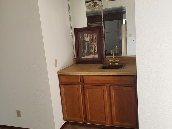 4th image of 2314 Meadowlark St