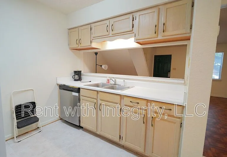 2335 Parrot Ln — Photo 6