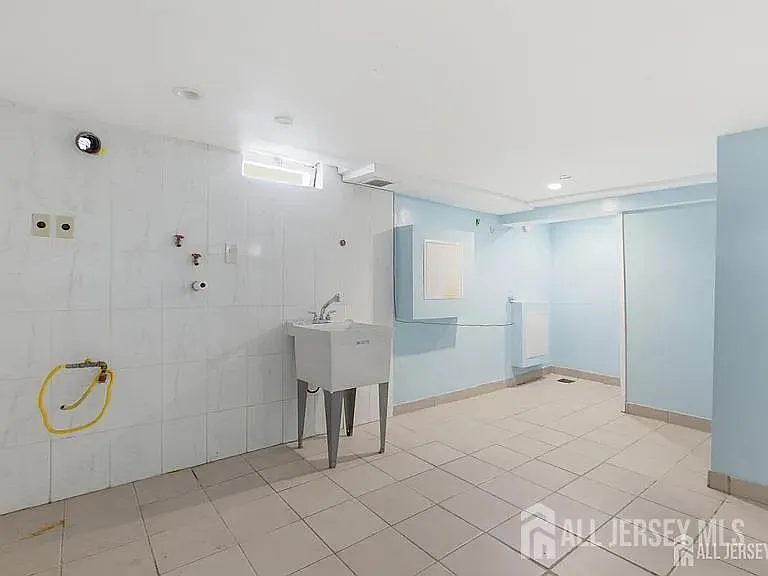 25 Langley Pl — Photo 22