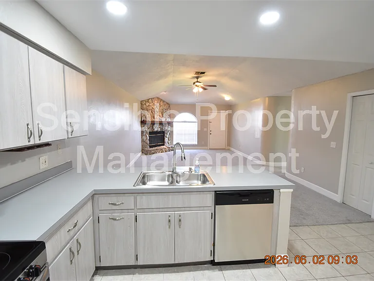 23223 Club Villas Dr #23223 — Photo 11