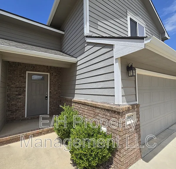 5937 N Millsboro St — Photo 3