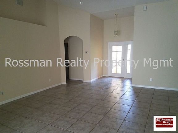 2nd image of 763 Bianca Ave S