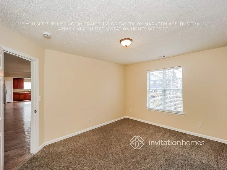471 Charles Towne Ave — Photo 8