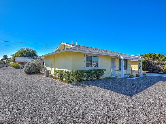 3rd image of 10901 W Canterbury Dr