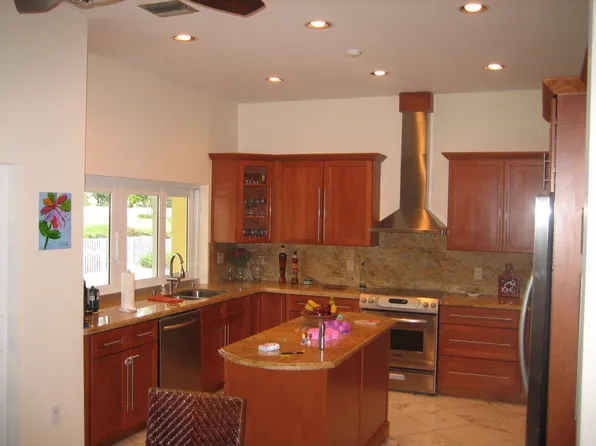 4934 NW 94 Doral Pl, Doral, FL 33178
