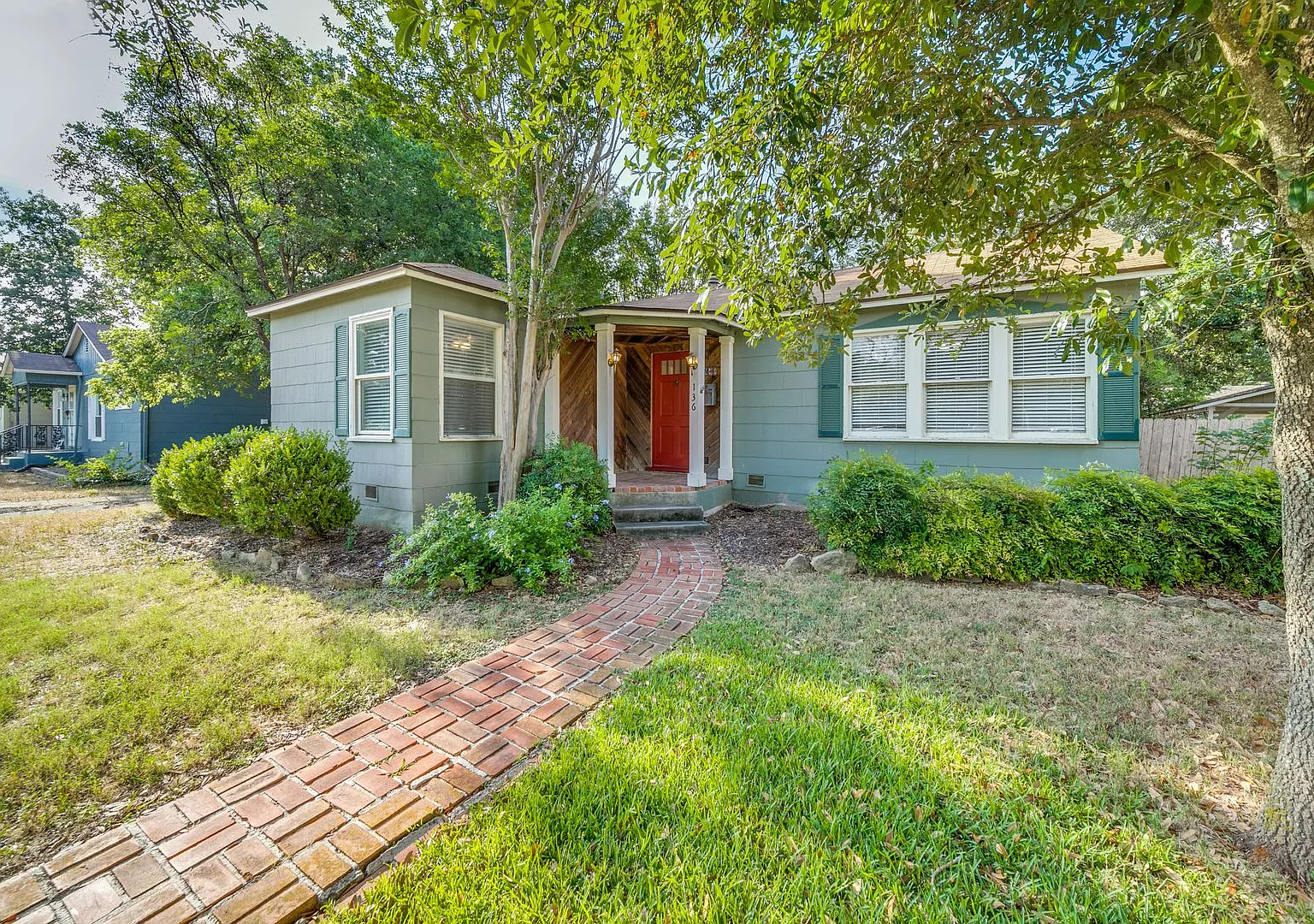 Terrell Heights Cottage — Photo 1