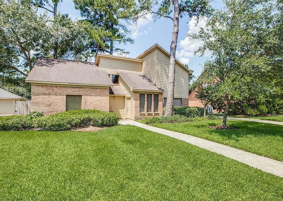 1st image of 15031 Pebble Bend Dr