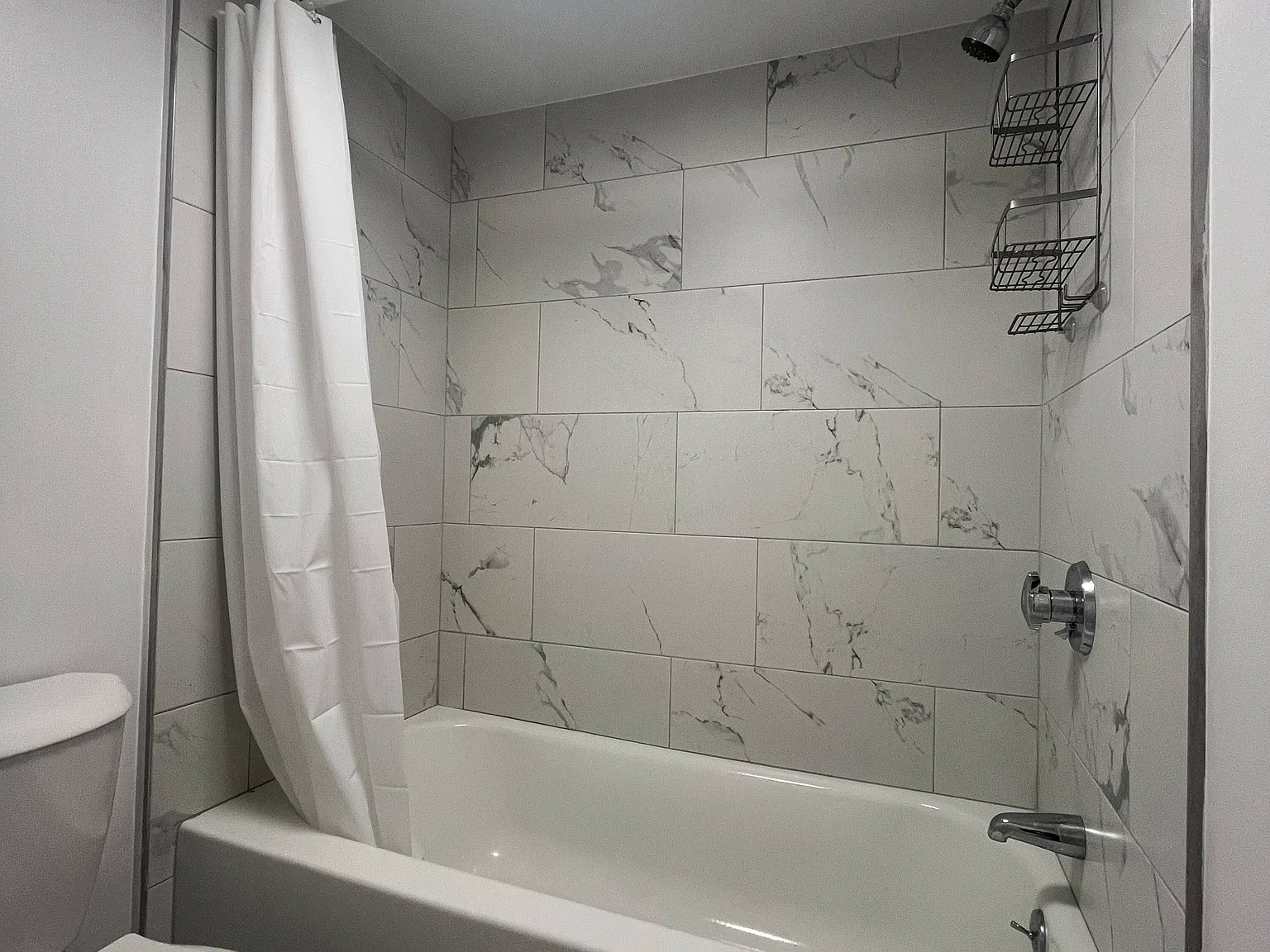 3 bed, 1000 sqft, $2,150 — Photo 2