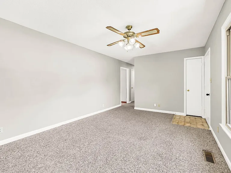 3104 Spring Creek Ct — Photo 6