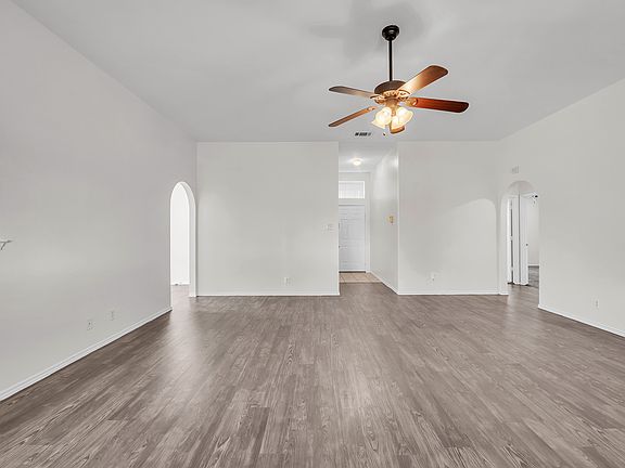 5th image of 2903 Blue Ridge Dr