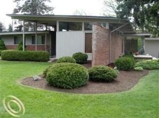 4984 Ranch Ln, Bloomfield Hills, MI 48302