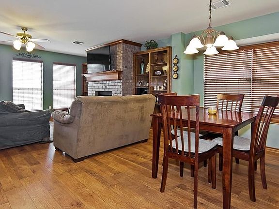 5th image of 4229 Wild Cherry Dr