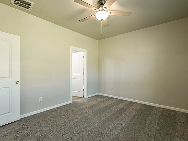 721 League Cir — Photo 16
