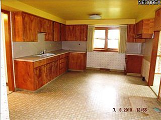2nd image of 543 E Walnut Ave