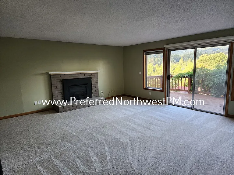 3745 Potter St — Photo 3