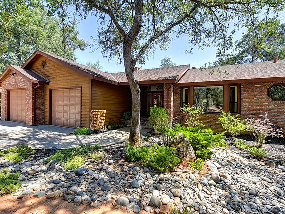 2nd image of 2831 Carlson Dr