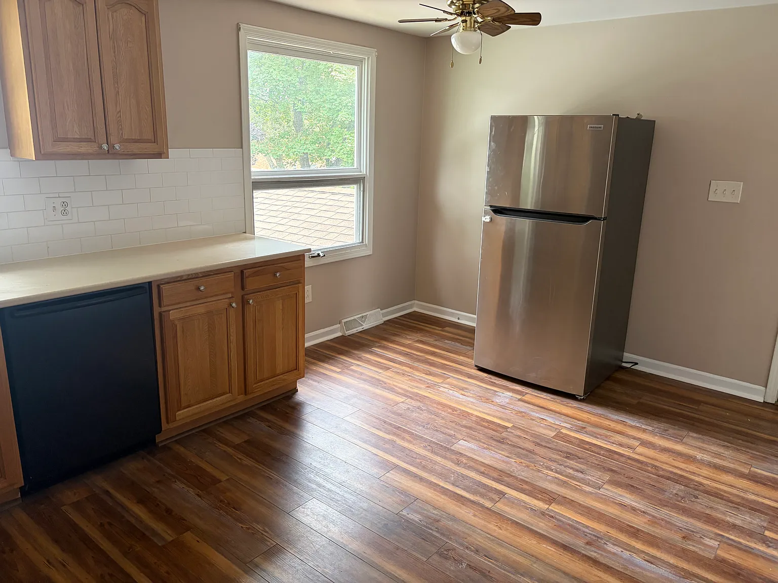 3 bed, 1100 sqft, $1,750 — Photo 3