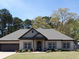 909 Hunter Lee Dr, Bryant, AR 72022