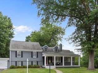 900 Darton Dr, Alexandria, VA 22308