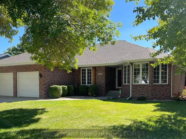 3027 Colonial Ln, Grand Island, NE 68803
