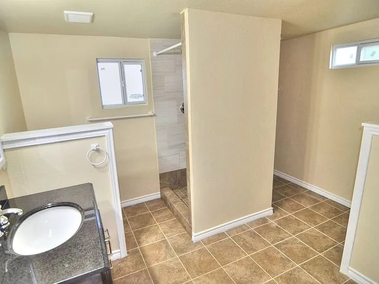 11015 Visalia Dr — Photo 4