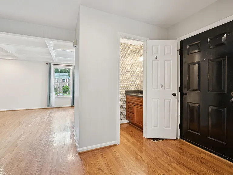7401 Willshire Hunt Ct — Photo 4