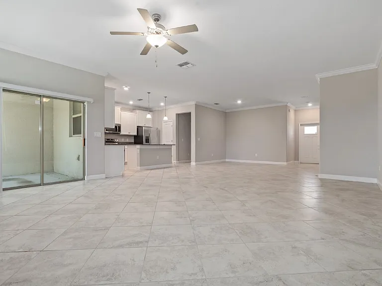 23252 Willow Glen Way — Photo 5
