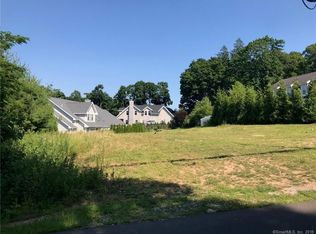 4 Hotchkiss Grove Rd, Branford, CT 06405