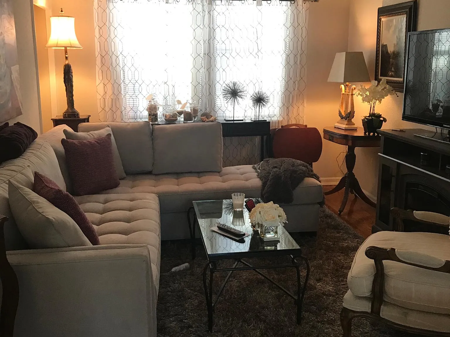 2 bed, 1050 sqft, $1,900 — Photo 1