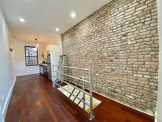 4th image of 1011 Pacific St APT 1L