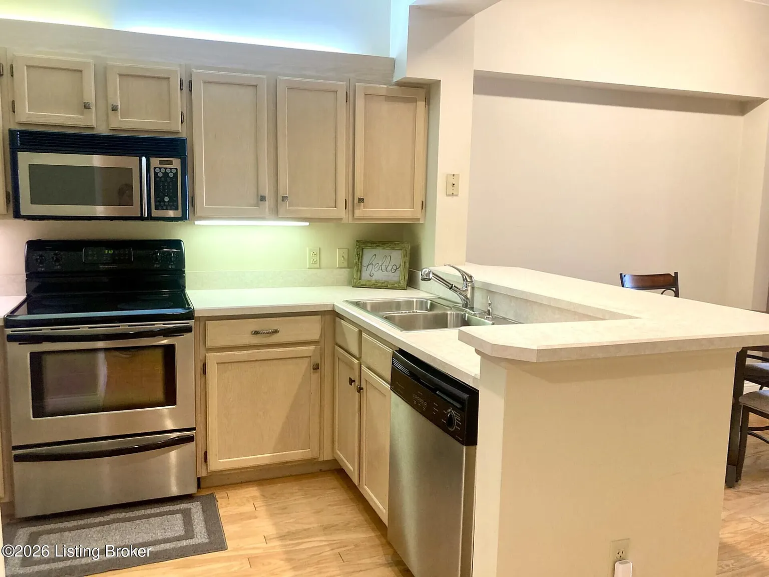1 bed, 1.0 bath, 987 sqft, $1,800 — Photo 4