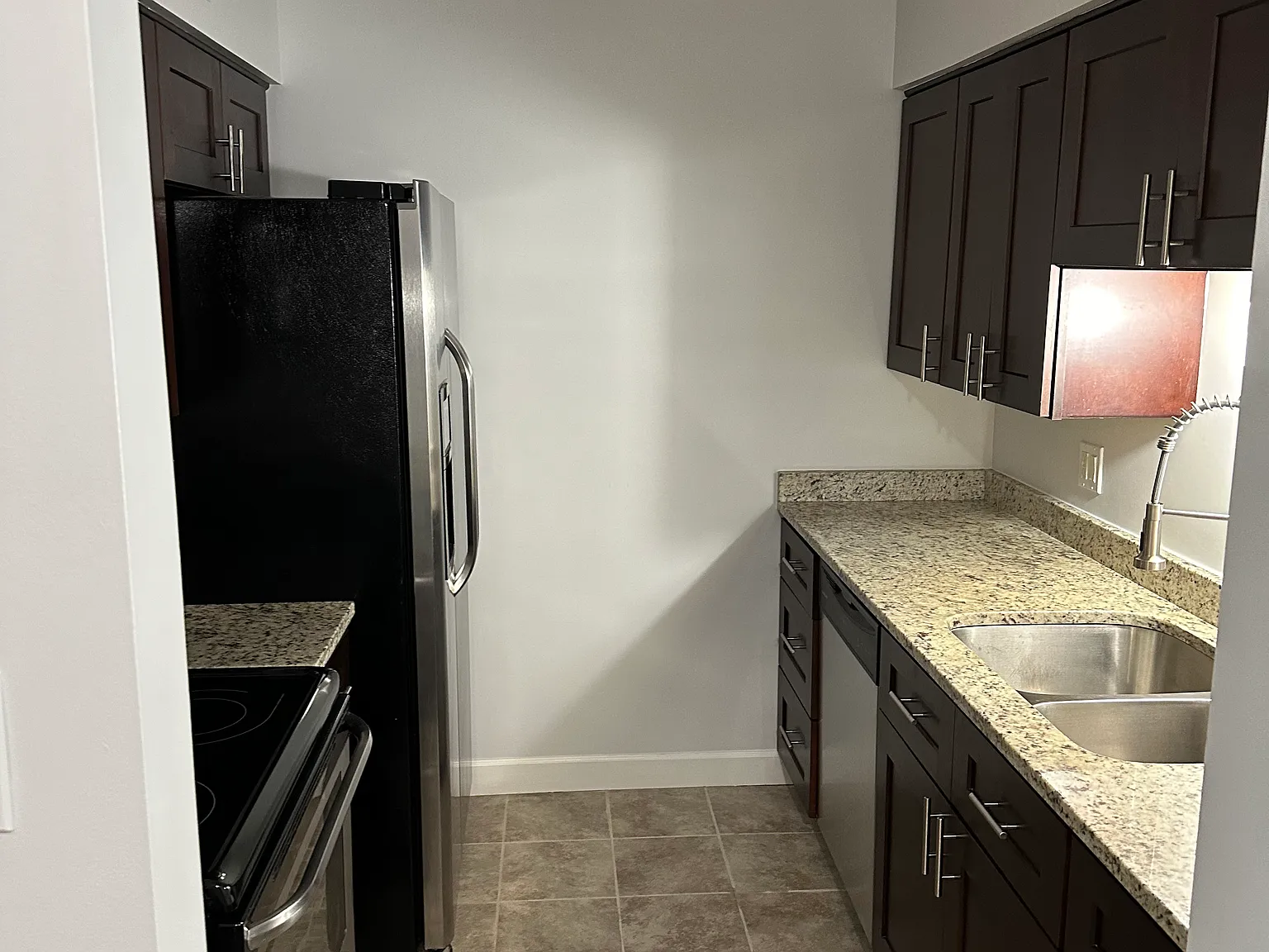 2 bed, $1,900 — Photo 4