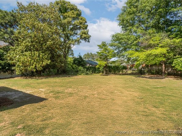 1833 Wayne Ln, Fayetteville, NC 28304